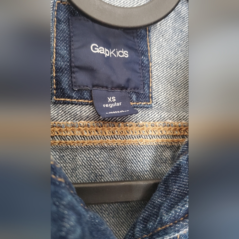 Oshkosh & Gap Kids Jean & Corduroy Jacket Lot Size 5T/XS - Picture 8 of 9